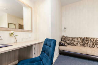 Гостиница Матрикс Санкт-Петербург Улучшенный двухместный номер с 1 кроватью или 2 отдельными кроватями, вид на город-3